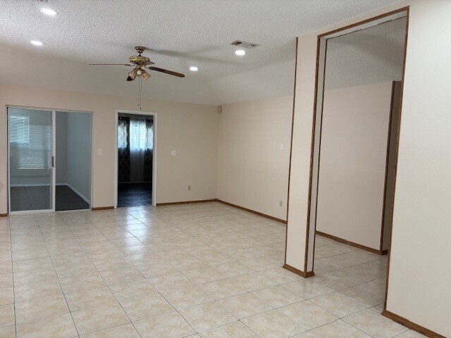 Building Photo - 10907 Spring Harvest Dr