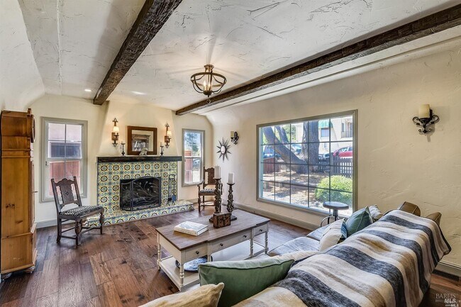 Building Photo - 9 El Camino Real