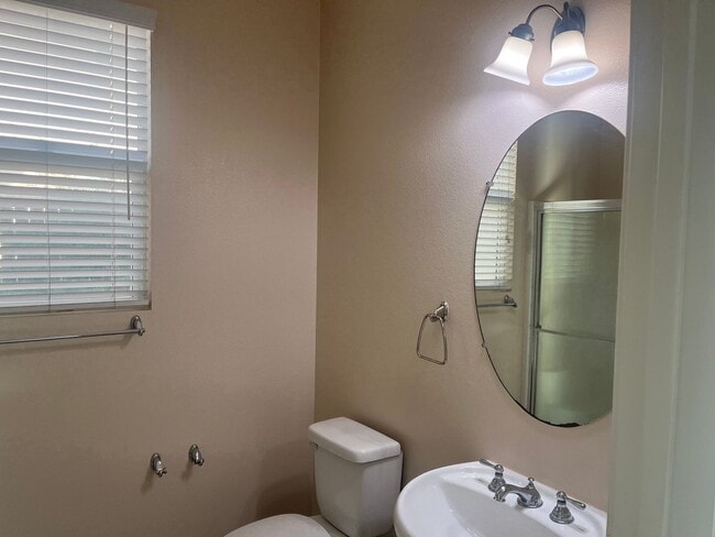 Building Photo - Spacious 4 Bedroom in Menifee