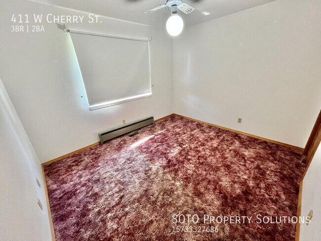 Building Photo - 411 W Cherry St