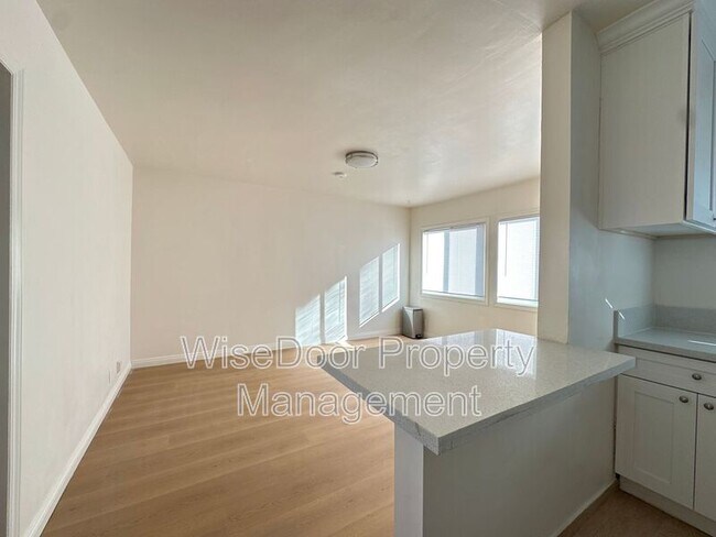 Building Photo - 5934 D