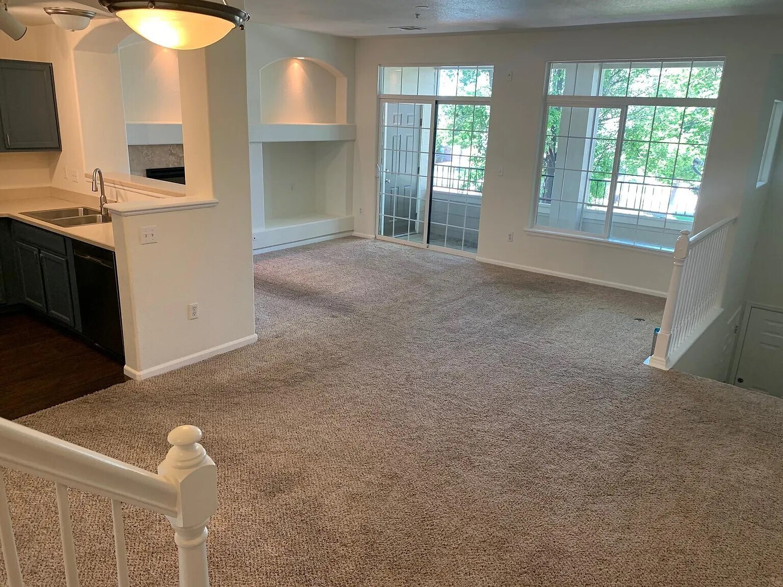 Building Photo - 1520 S Florence Way