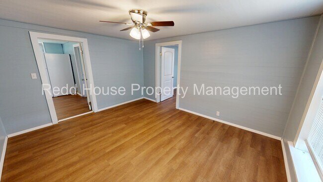 Building Photo - 103 Watkins St