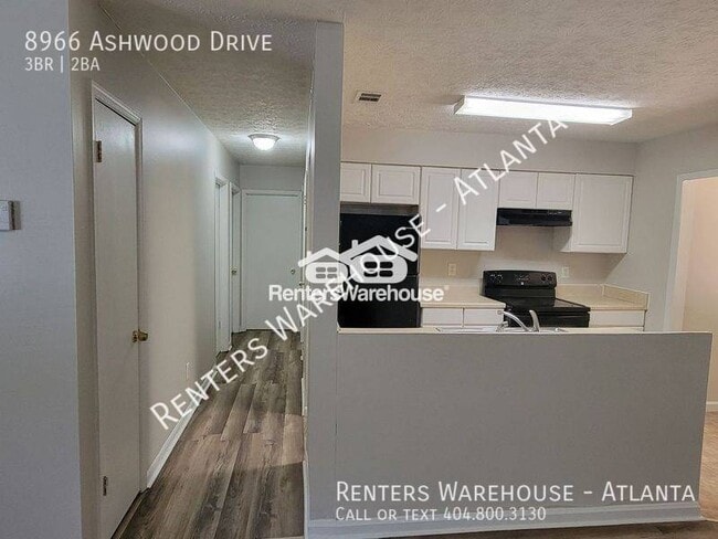 Building Photo - 3 Bedroom Ranch floorplan on wooded lot in...
