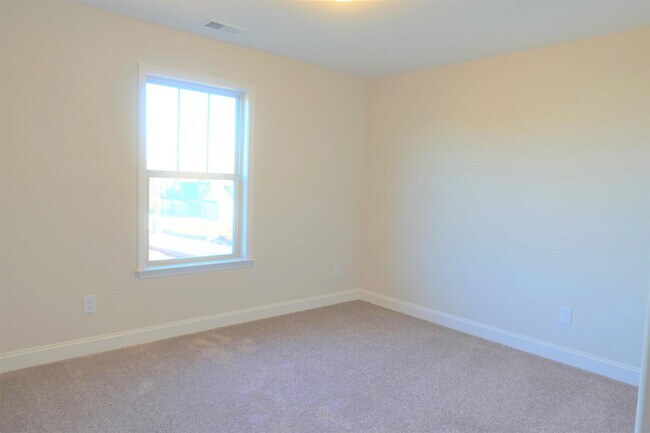 Building Photo - 2731 Millhone Dr