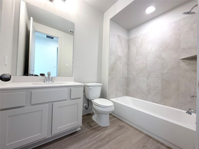 Building Photo - 31174 Riley Hts Dr