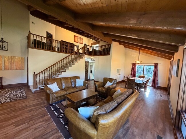 Building Photo - Beautiful Bountiful Home Near Temple & Mueller Park – Prime Location