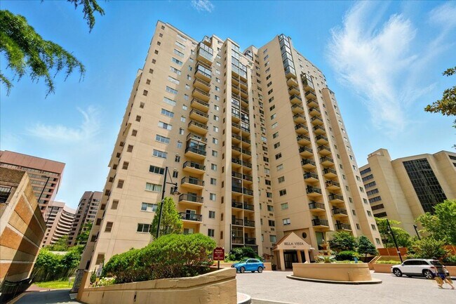 Primary Photo - Spacious 1-bedroom, 1-bath condo