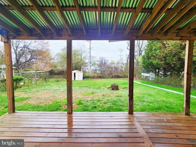 Building Photo - 3207 Bryant Ave