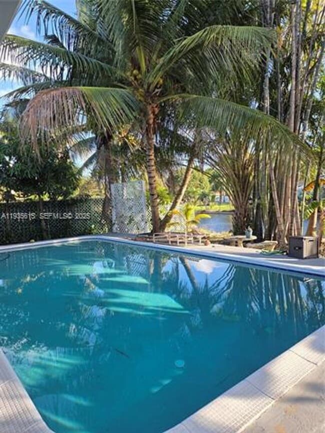 Building Photo - 301 SW 5th St