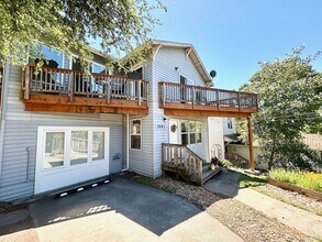 Building Photo - PRAGER DUPLEX