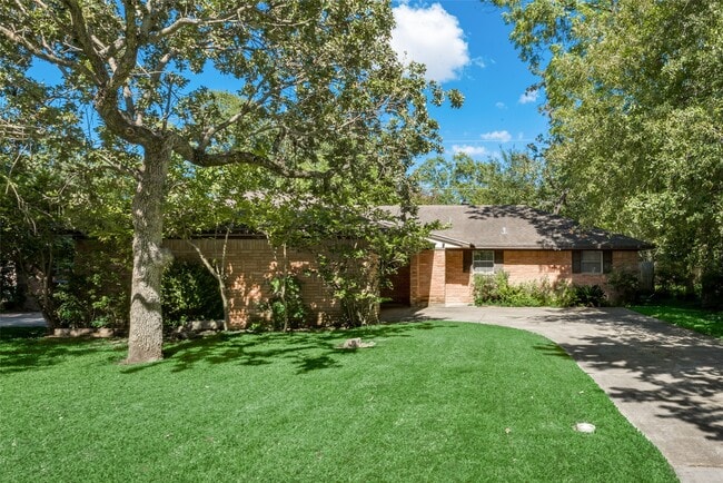 Building Photo - 1522 Baggett Ln
