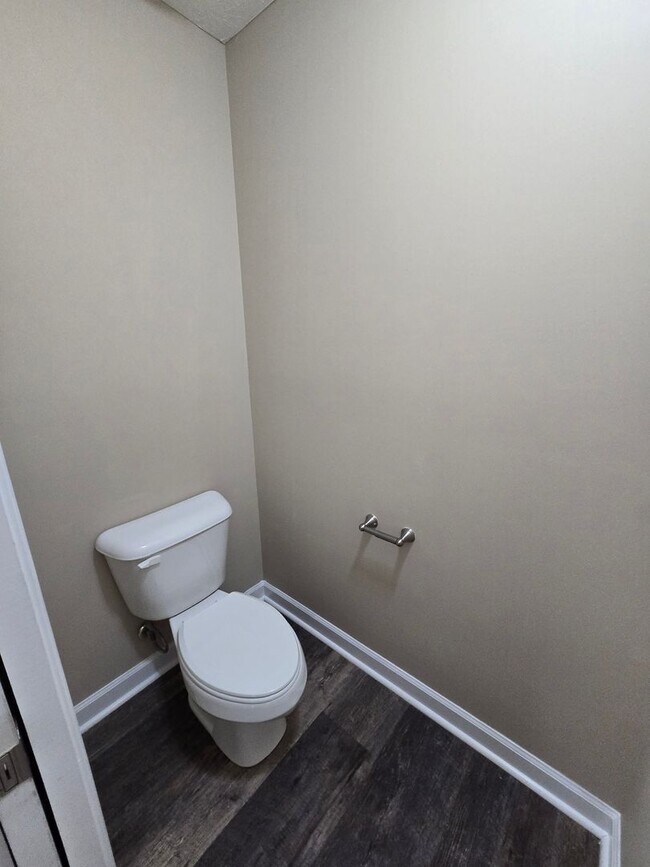 Building Photo - 237 Gertie~ Mitchells Landing  ~ 1 MONTH FREE~