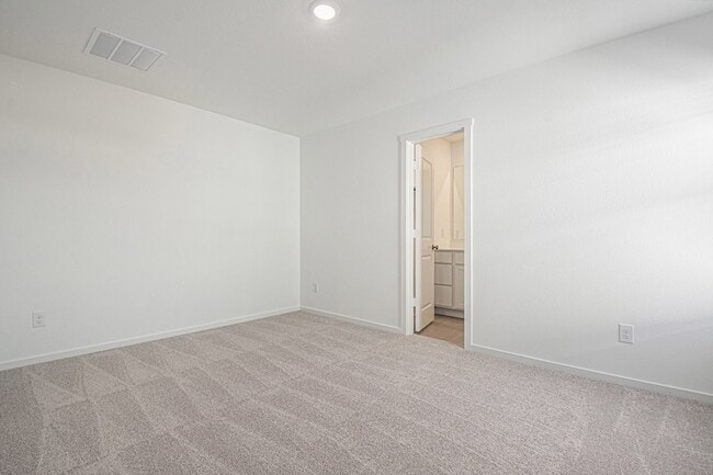 Building Photo - 911 Sandhill Crane Ln