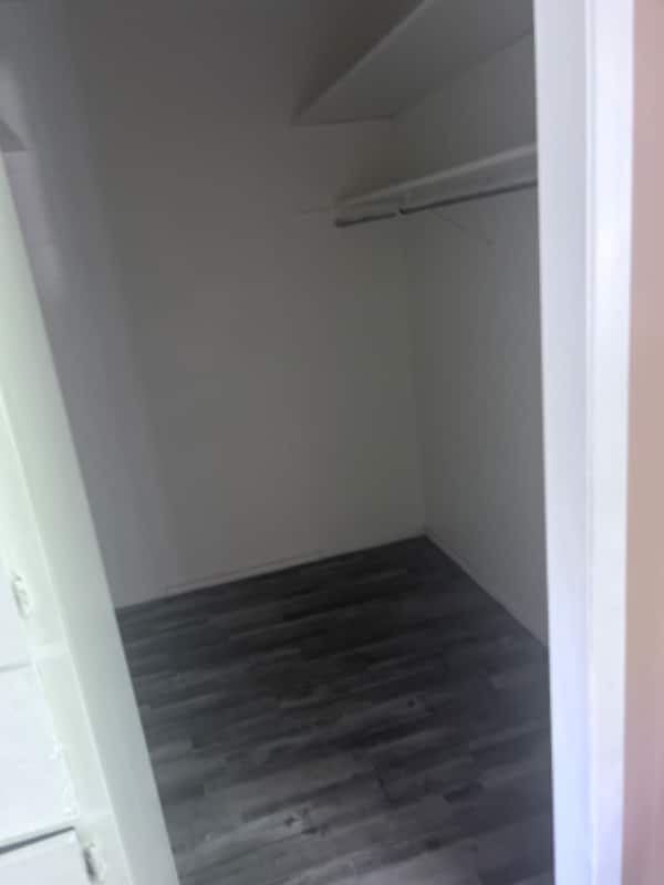 Building Photo - 209 Victor St