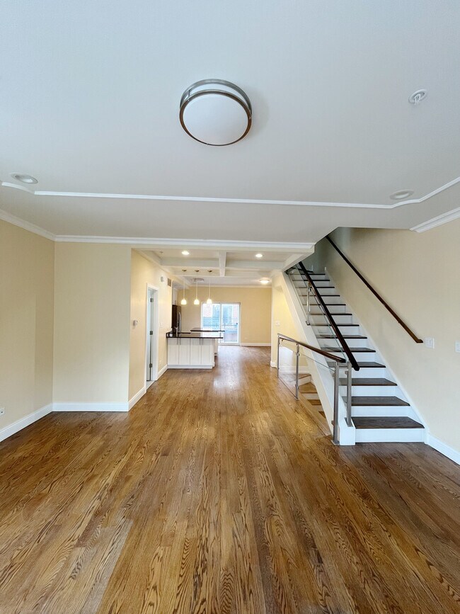 Building Photo - 3527 S Parnell Ave