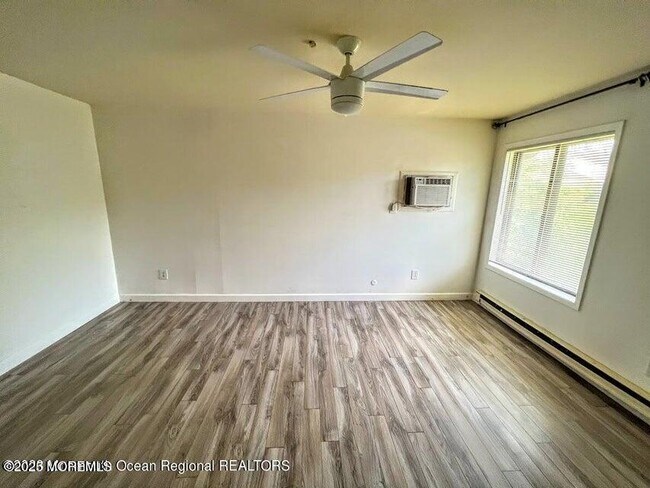 Building Photo - 55 Amberly Dr