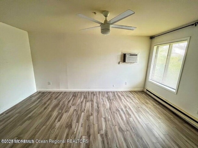 Building Photo - 55 Amberly Dr