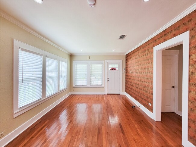 Building Photo - 807 Tabor St