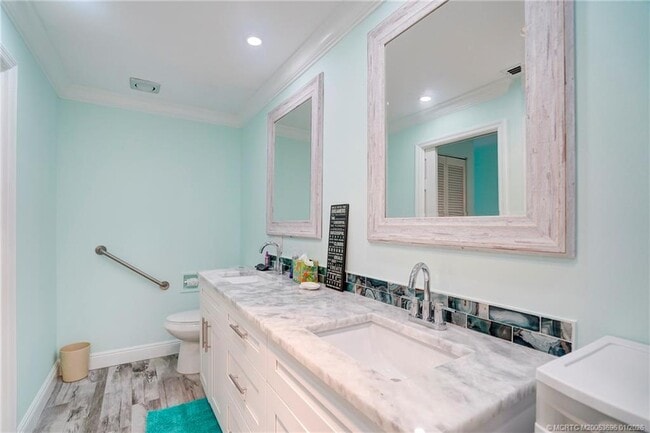 Building Photo - 2370 NE Ocean Blvd