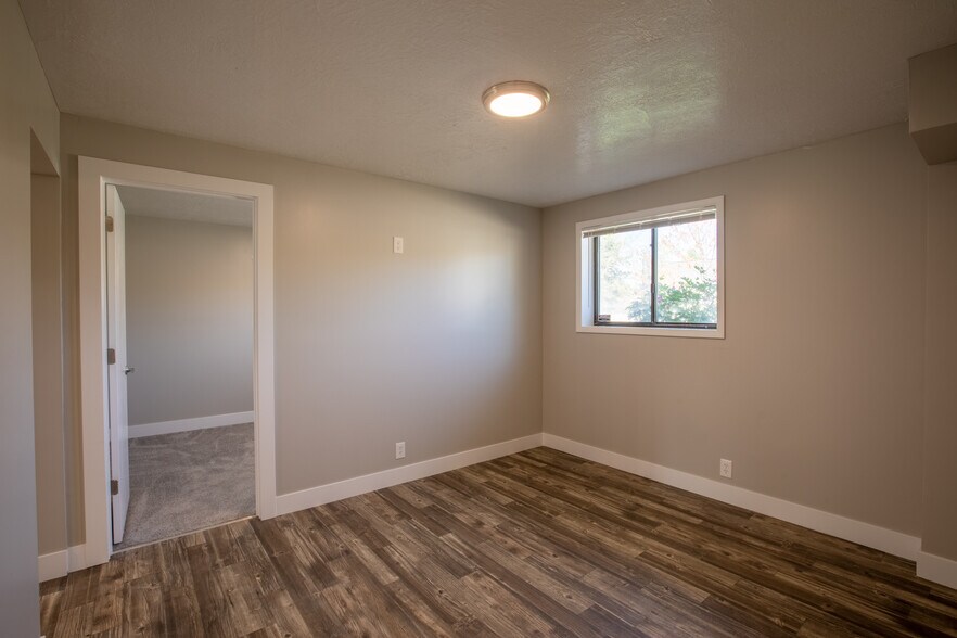 Building Photo - 2196 E Karalee Way