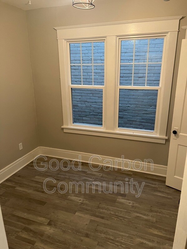 Building Photo - 1378 Hertel Ave