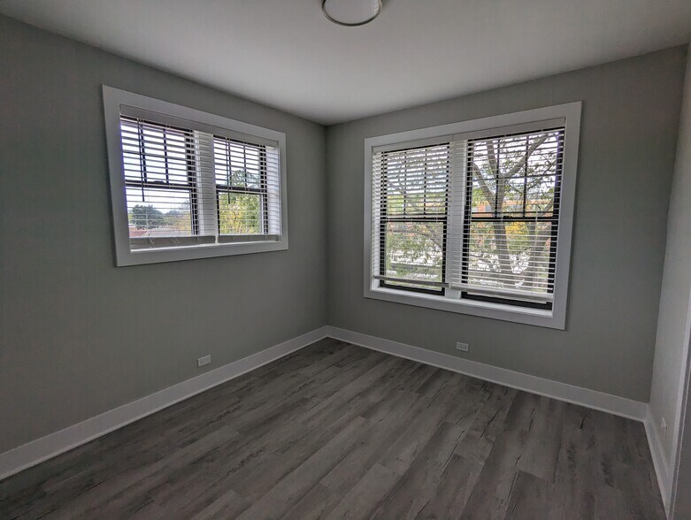 Building Photo - 372 Hazel Ave