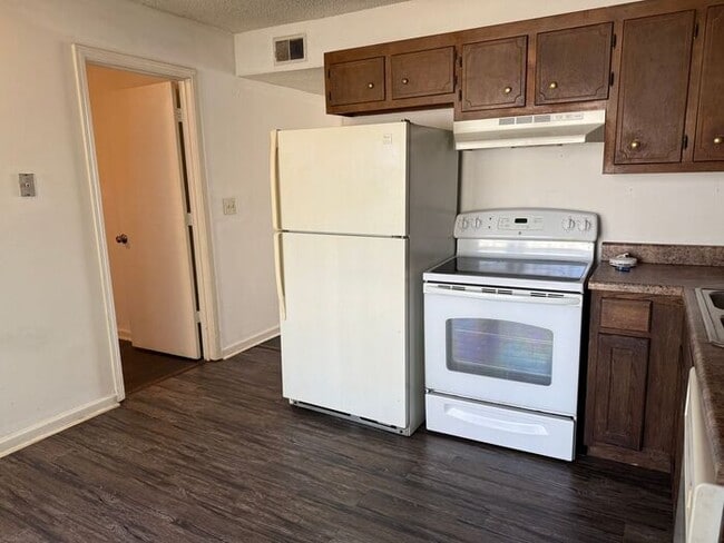 Building Photo - For Rent - Great Duplex Unit in North Nashville