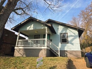 Building Photo - 12 E Chestnut St