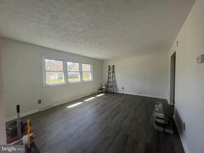 Building Photo - 119 Buckingham Dr