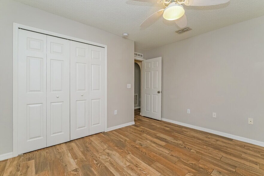 Building Photo - 13719 Gentle Woods Ave