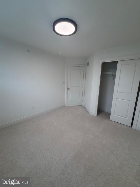 Building Photo - 105 Larrabee Wy