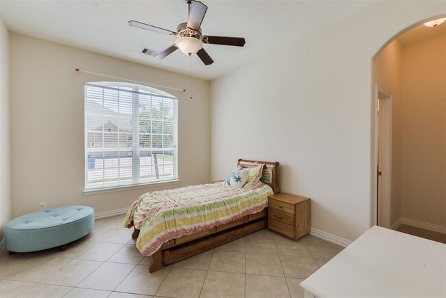 Building Photo - 24918 Azalea Ranch Dr