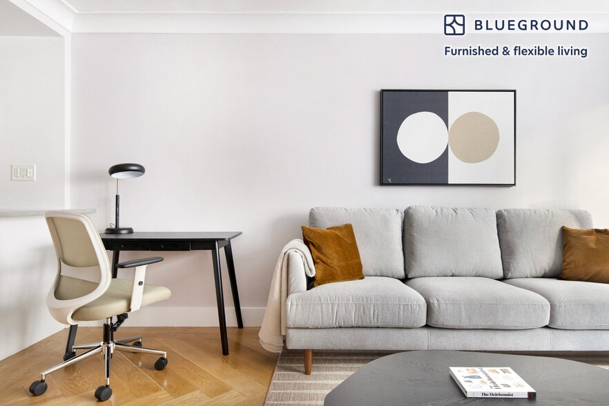 Building Photo - 50 W 97th St