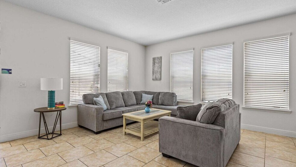 Building Photo - 5266 Wildwood Wy