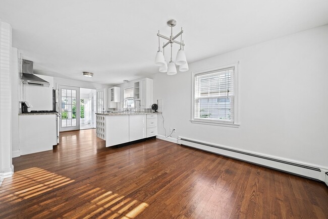 Building Photo - 8 Petrel Rd
