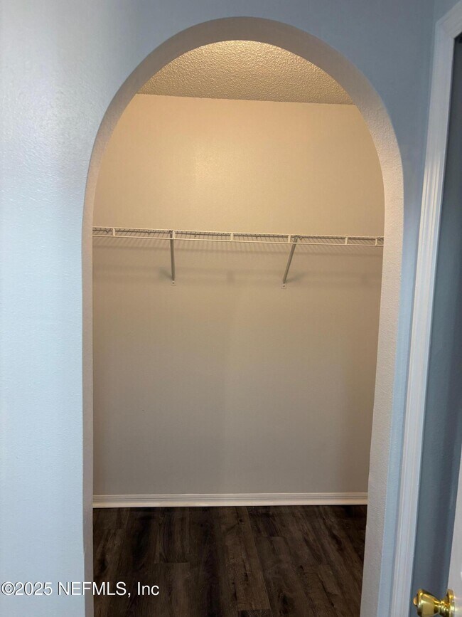 Building Photo - 7086 Shady Pine Ct