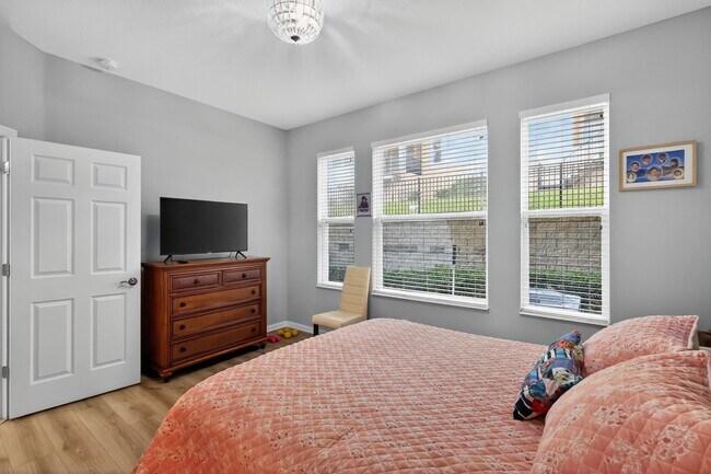 Building Photo - 17523 Promenade Dr