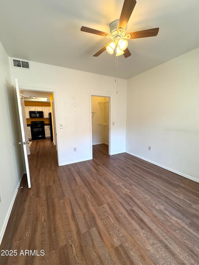 Building Photo - 3830 E Lakewood Pkwy W