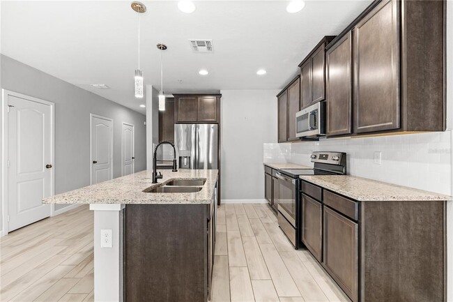 Building Photo - 260 Smugglers Way