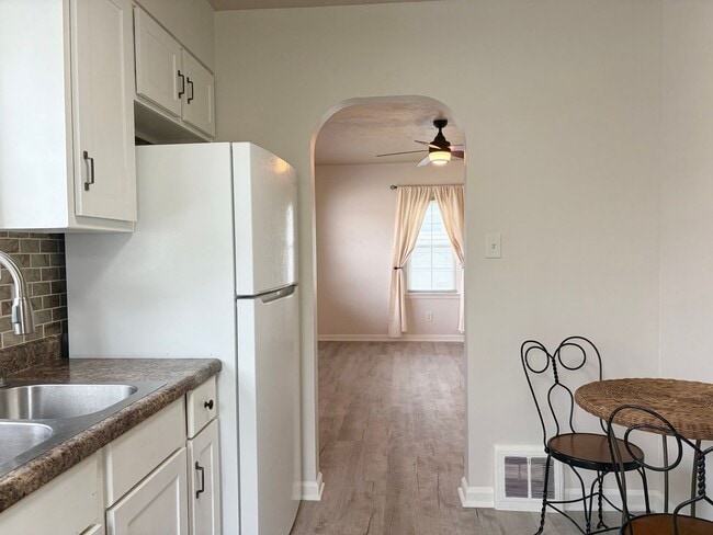 Building Photo - Modern Thought and Design!