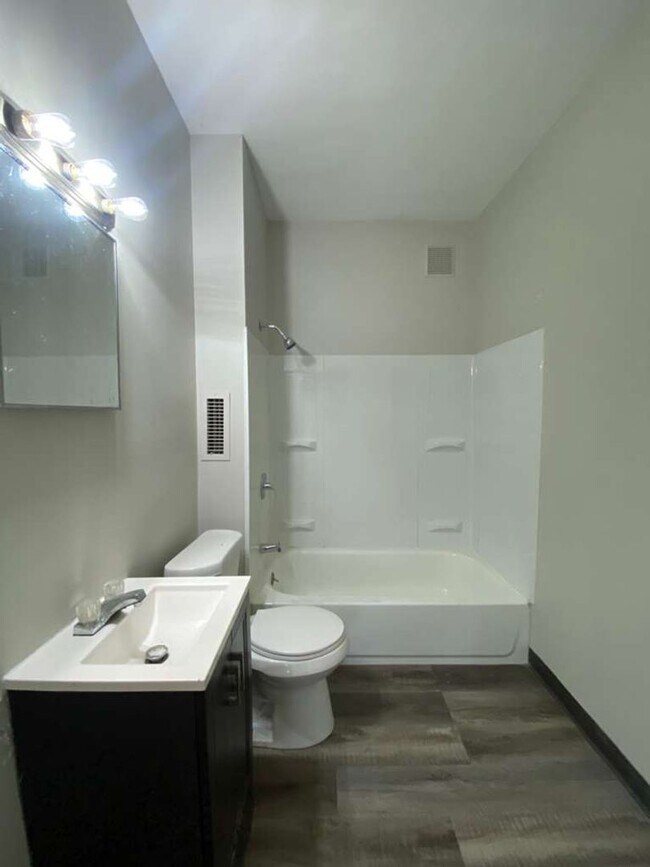 Building Photo - 7918 Force Ave