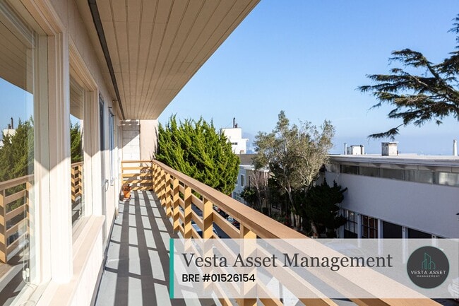 Building Photo - Savor Sweeping City Views From Your Hillside Retreat