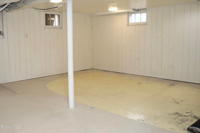 Building Photo - 647 New Scotland Ave