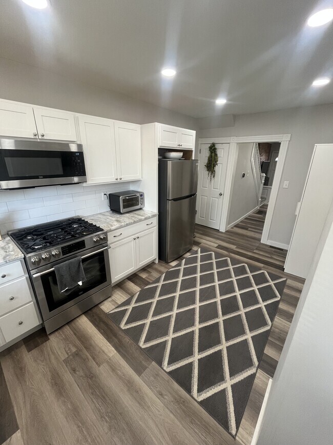 Building Photo - 220 E Liberty St