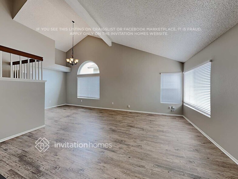 Building Photo - 2172 Stratford Dr