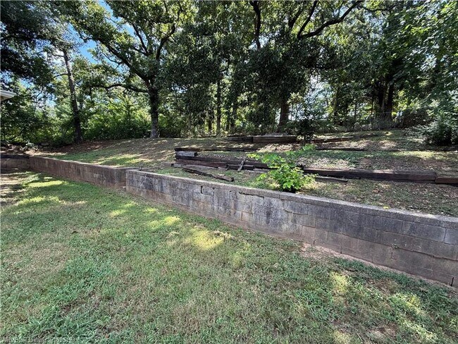 Building Photo - 1202 N 28th St