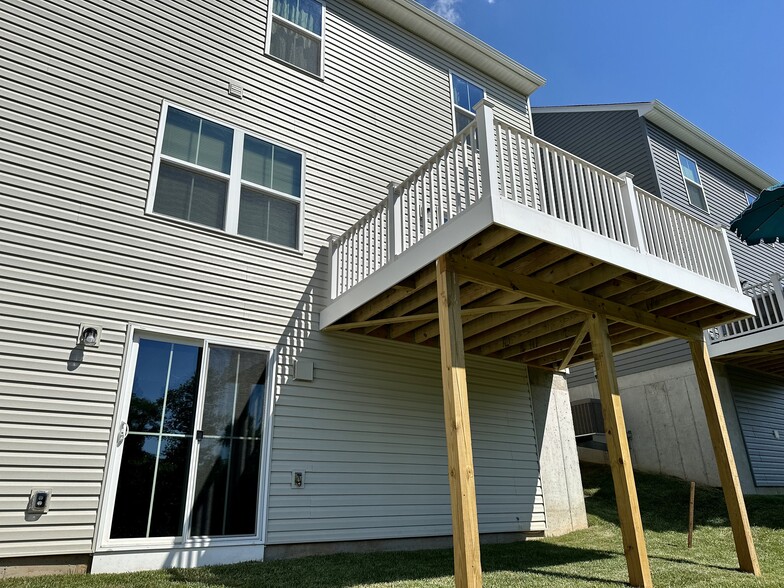 Large deck off kitchen - 149 Thicket Dr