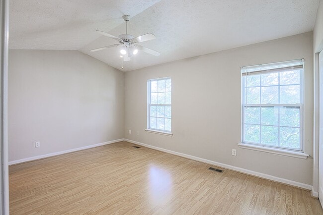 Building Photo - 117 Heron Ct