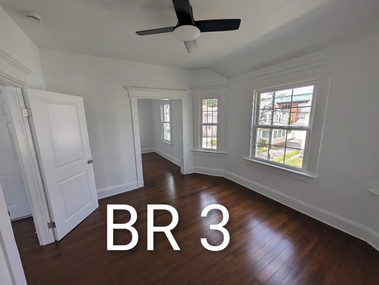 Building Photo - 27 Darina Pl